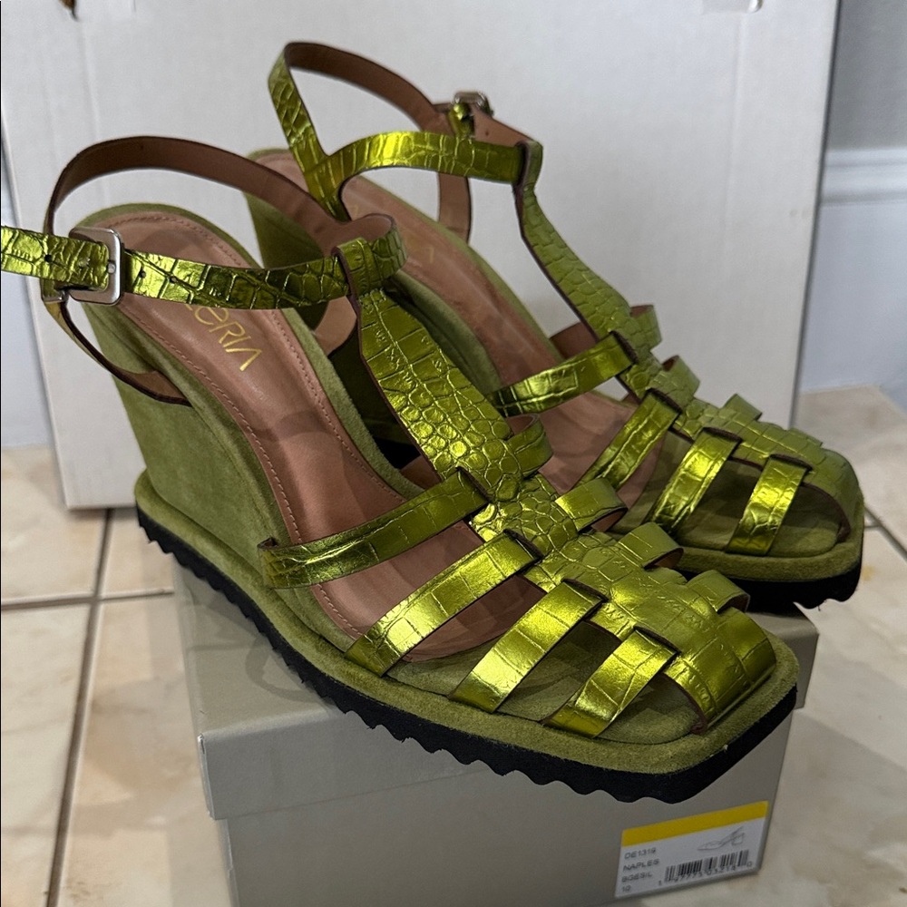 Lime Croc-Patterned Sandals - image 5